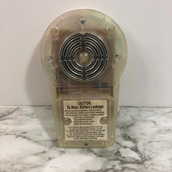 Vintage Milton Bradley 1995 Pocket Simon Clear Electric Handheld Game Tested - Picture 2 of 4